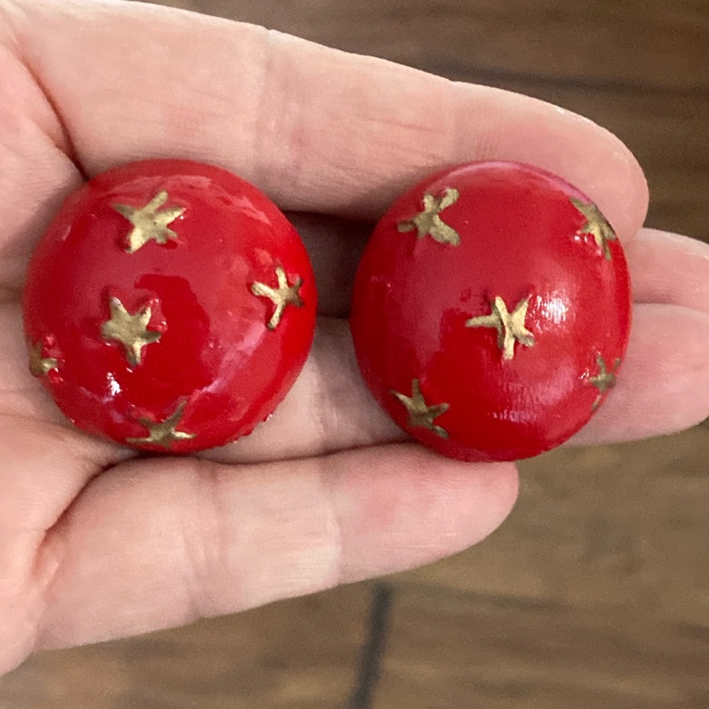 Retro red button wooden earrings with gold stars post-backs